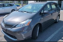 2013 Toyota Prius v Five