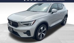 2025 Volvo XC40 B5 Core Bright Theme