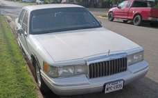 1993 Lincoln Town Car Signature