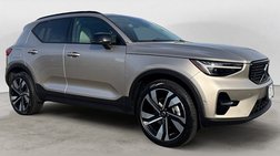 2023 Volvo XC40 B5 Ultimate Dark Theme