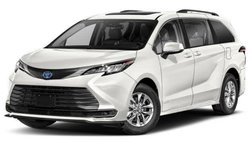 2023 Toyota Sienna LE 8-Passenger