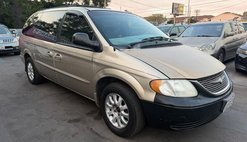 2002 Chrysler Town and Country EX