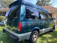 1999 GMC Safari SL
