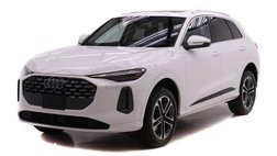 2025 Audi Q5 quattro Premium TFSI