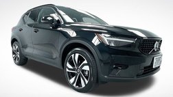 2025 Volvo XC40 B5 Plus Dark Theme