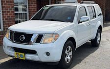 2011 Nissan Pathfinder LE