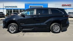 2024 Toyota Sienna LE 8-Passenger