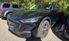 2022 Ford Mustang Mach-E Select