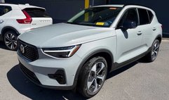2026 Volvo XC40 B5 Plus