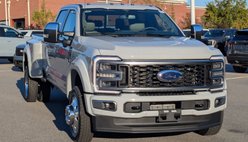 2026 Ford F-450 Super Duty Platinum