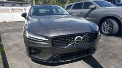2024 Volvo S60 B5 Core Dark Theme