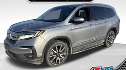 2019 Honda Pilot Touring w/Rear Captain's Chairs