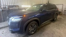 2022 Nissan Pathfinder SV