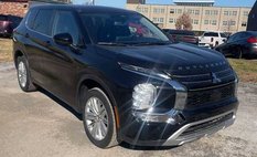 2023 Mitsubishi Outlander SE