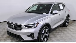 2025 Volvo XC40 B5 Plus Bright Theme