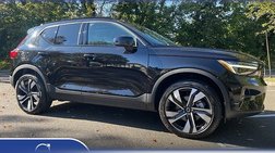 2025 Volvo XC40 B5 Plus Dark Theme