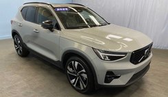 2025 Volvo XC40 B5 Plus Dark Theme