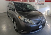 2017 Toyota Sienna XLE Premium 8-Passenger