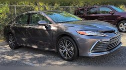 2022 Toyota Camry Hybrid XLE