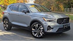 2023 Volvo XC40 B5 Ultimate Dark Theme