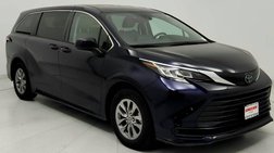 2022 Toyota Sienna LE 8-Passenger