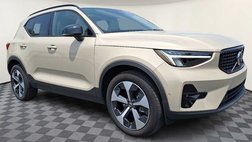 2025 Volvo XC40 B5 Plus Dark Theme