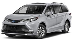 2023 Toyota Sienna LE 8-Passenger