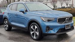 2025 Volvo XC40 B5 Plus Bright Theme