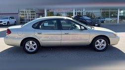 2004 Ford Taurus SE