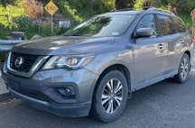 2017 Nissan Pathfinder SL