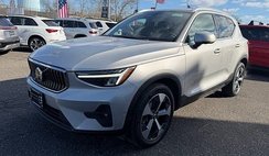 2023 Volvo XC40 B5 Plus Bright Theme