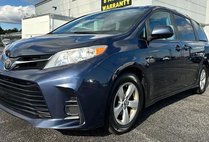 2018 Toyota Sienna LE