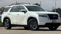 2022 Nissan Pathfinder SV