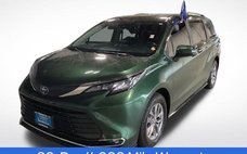 2023 Toyota Sienna XLE