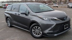 2025 Toyota Sienna LE 8-Passenger