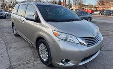 2017 Toyota Sienna XLE 7-Passenger Auto Access Seat