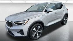 2023 Volvo XC40 B5 Plus Bright Theme