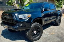 2016 Toyota Tacoma TRD Sport
