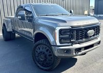2023 Ford F-450 Super Duty Platinum