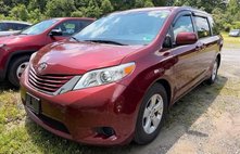 2017 Toyota Sienna LE 7-Passenger Auto Access Sea