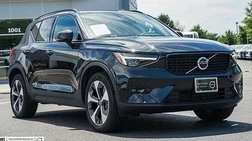 2025 Volvo XC40 B5 Plus Dark Theme
