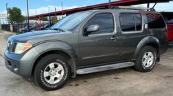 2005 Nissan Pathfinder LE
