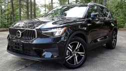 2025 Volvo XC40 B5 Core Bright Theme
