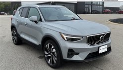 2024 Volvo XC40 B5 Ultimate Bright Theme