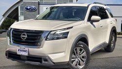 2022 Nissan Pathfinder SV