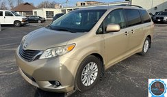 2014 Toyota Sienna XLE 7-Passenger Auto Access Seat