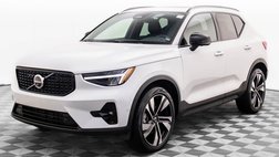 2025 Volvo XC40 B5 Plus Dark Theme