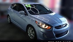 2013 Hyundai Accent SE
