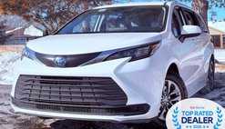 2024 Toyota Sienna LE 8-Passenger