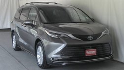 2022 Toyota Sienna Platinum 7-Passenger